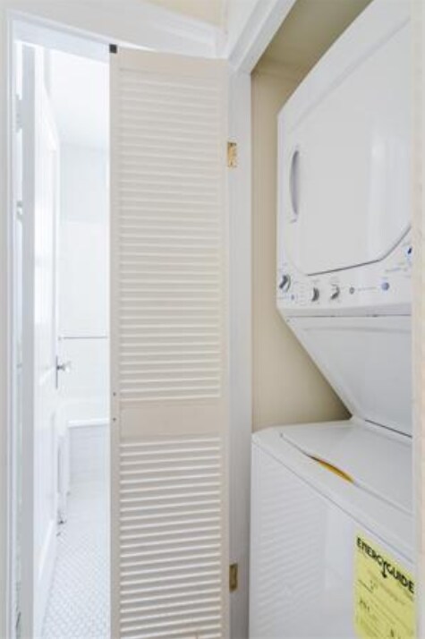 Building Photo - 19 Colliston Rd