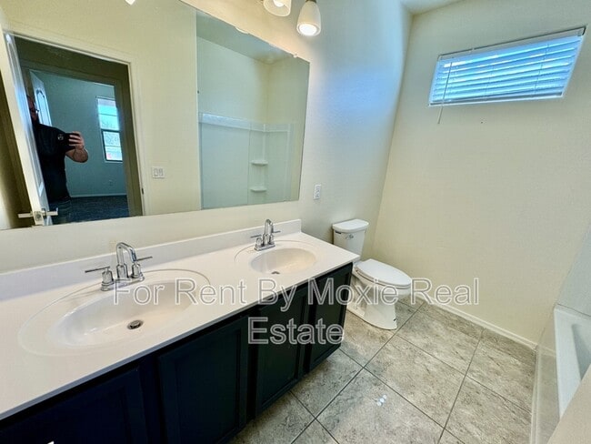 Building Photo - 2421 E San Borja Trail