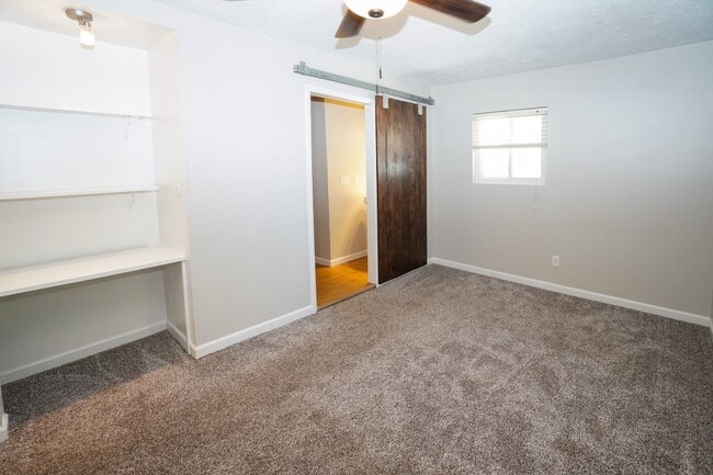Building Photo - 5707 N Bogart Ln