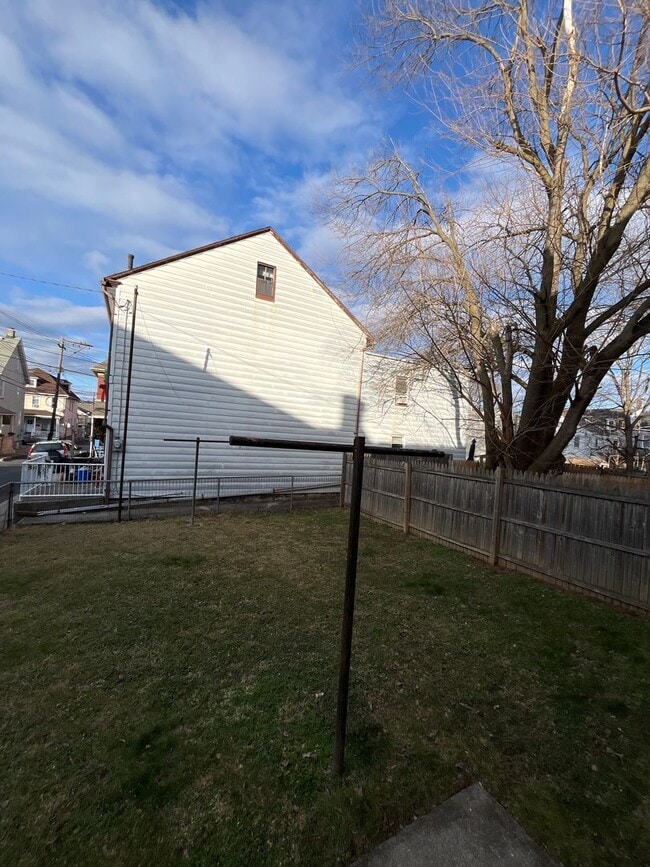 Building Photo - 1225 Lehigh St