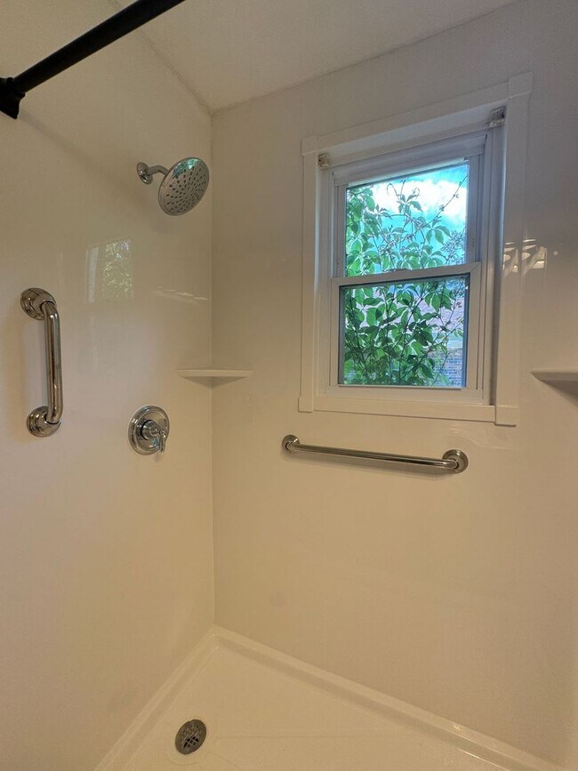 Building Photo - 2BR Norfolk Home!