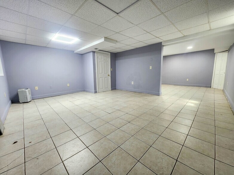 Building Photo - 67 Burgundy Dr