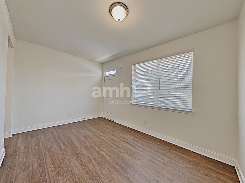 Building Photo - 2462 Napa Valley Dr