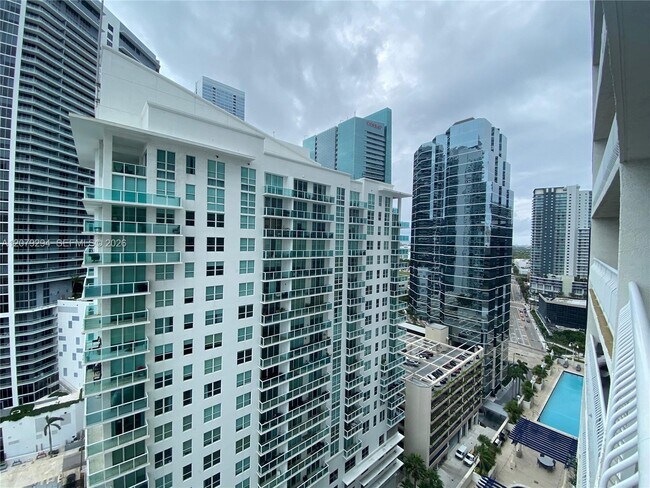 Building Photo - 1200 Brickell Bay Dr
