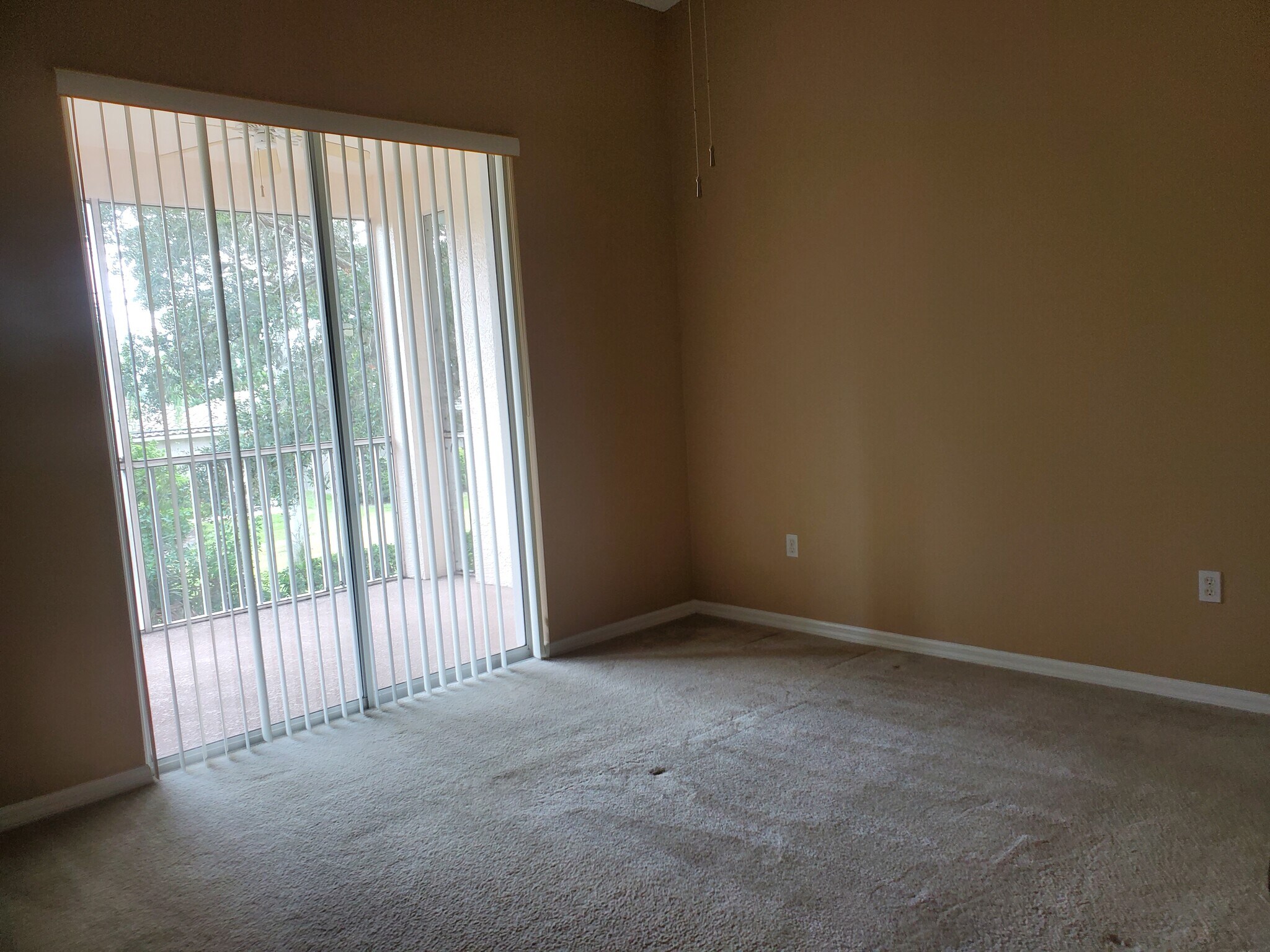 Building Photo - 4240 Central Sarasota Pky