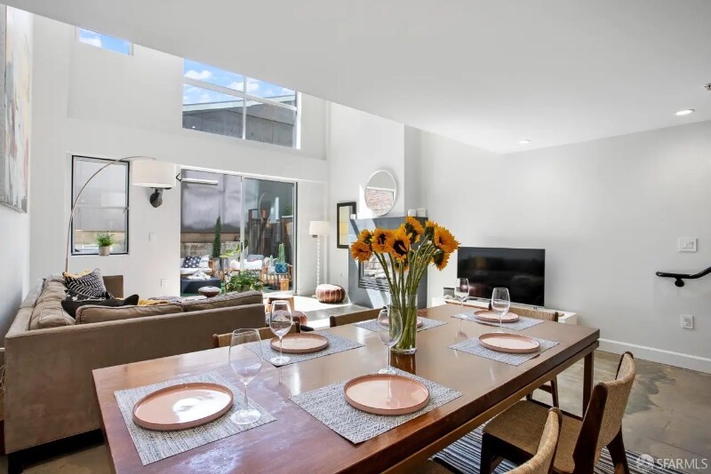 Building Photo - 2412 Harrison St