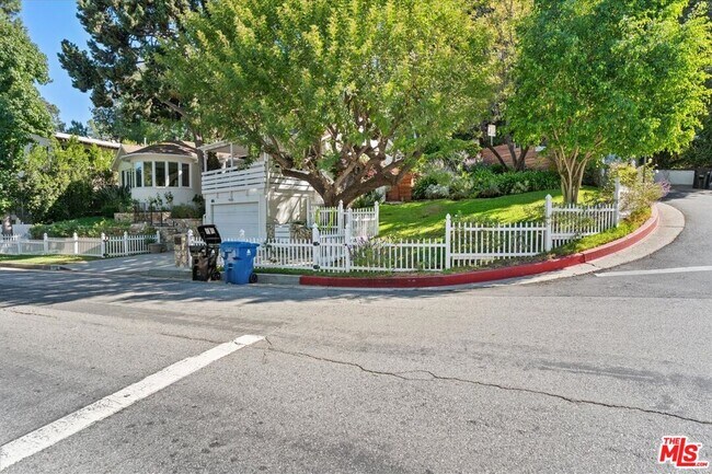 Building Photo - 4104 Saugus Ave