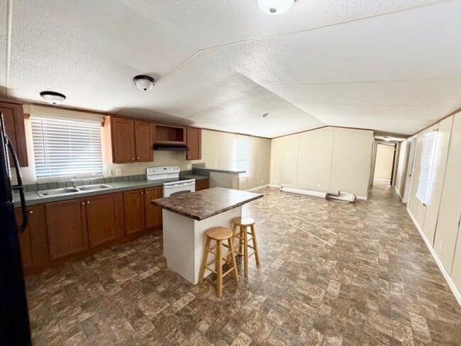 Building Photo - 136 Burkhart Ln