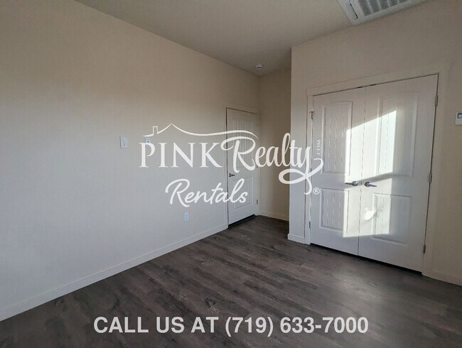 Building Photo - 1672 E Purcell Blvd