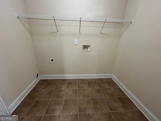 Building Photo - 2942 Dobbs Ct