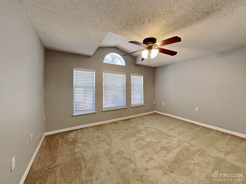 Building Photo - 12945 Bridleford Dr