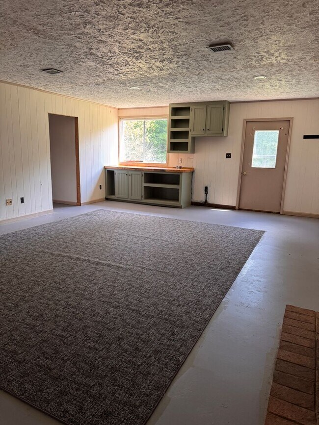 Building Photo - 104 Westburg Dr