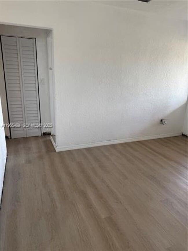 Building Photo - 344 SW 80th Ave