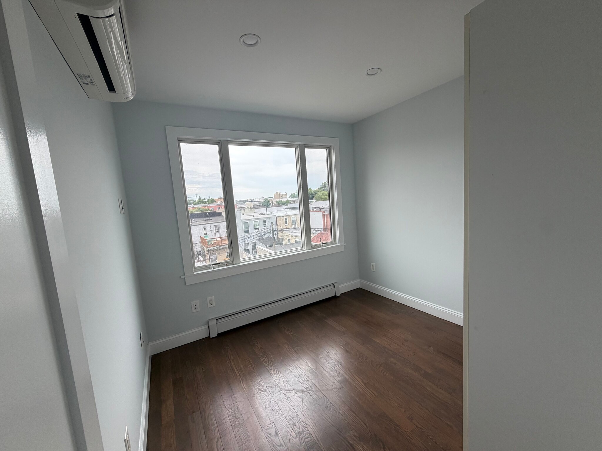 Building Photo - 2335 35th St