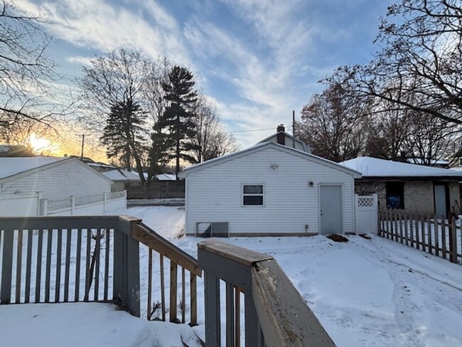 Building Photo - Super Cute 4BR/1 BA Single-Family Home in a Great St. Paul Neighborhood!