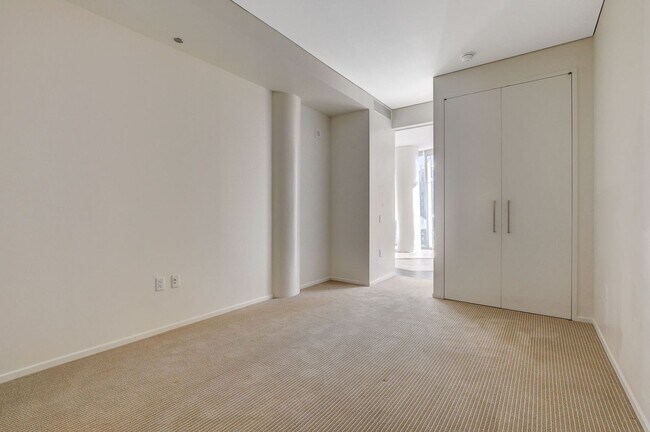Building Photo - Veer Towers 1501E- 1Bd/1Ba Residence with Views of Waldorf Astoria/MGM/Airport