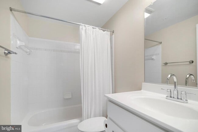 Building Photo - 508 S Fayette St