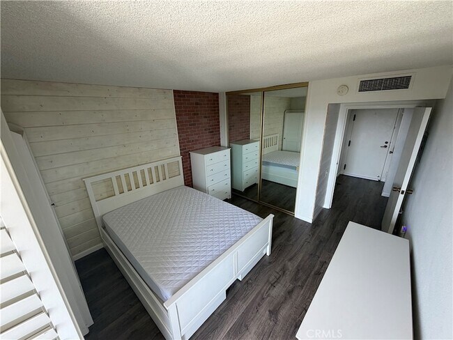 Building Photo - 24055 Paseo Del Lago W