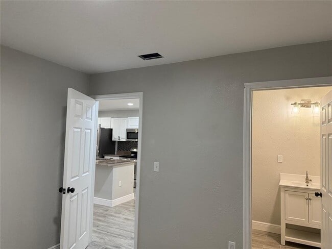 Building Photo - 3640 Rachel St