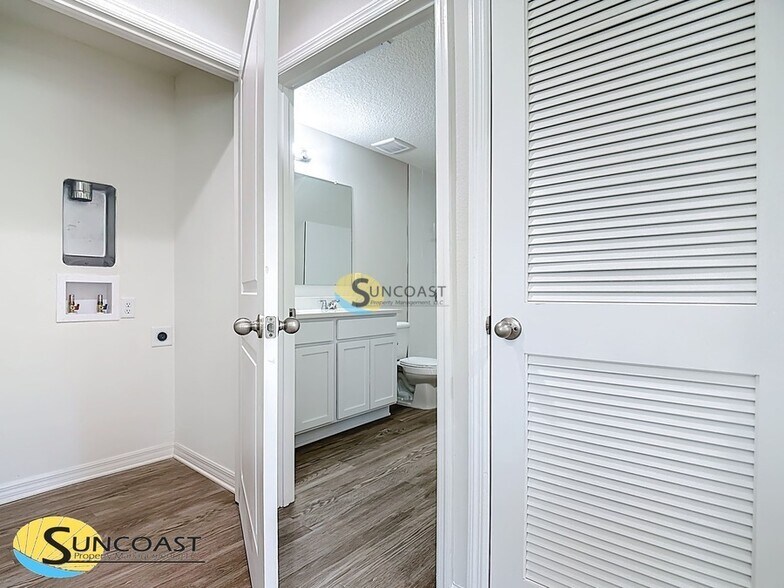 Building Photo - 3821 SW 43rd Ct