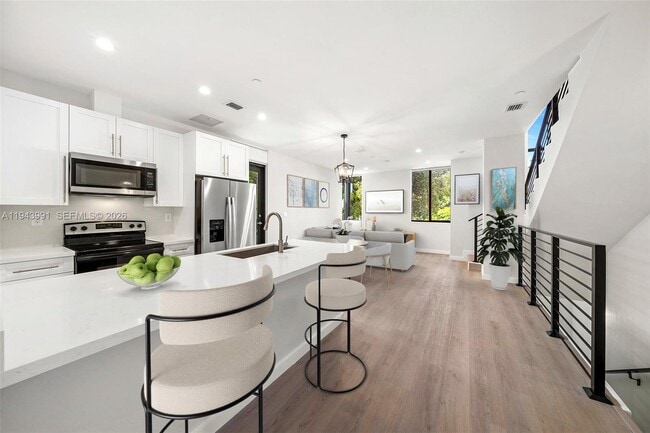 Building Photo - 1259 SW 3rd St