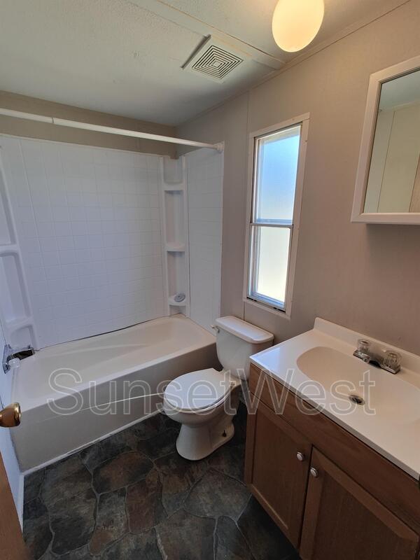 Building Photo - 308 Sunshine Dr