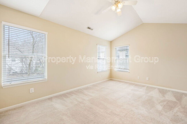 Building Photo - 1273 Grove Dr