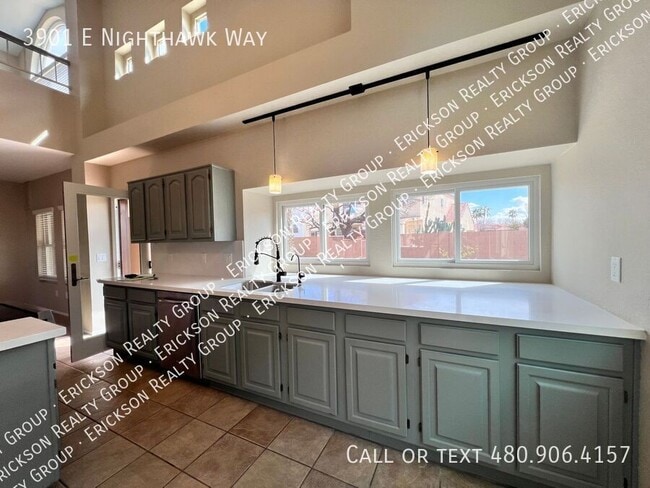 Building Photo - 3901 E Nighthawk Wy