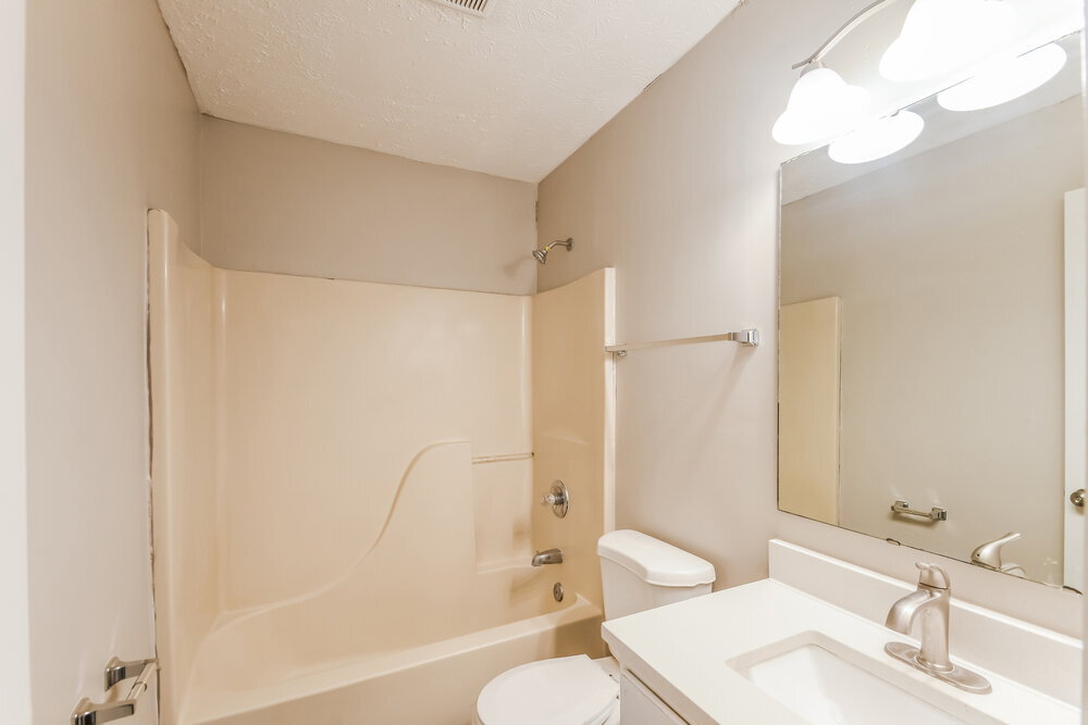 Building Photo - 5223 Pin Oak Dr