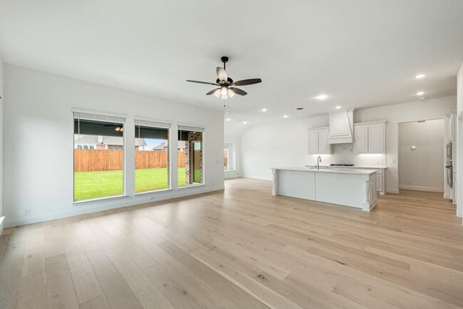 Building Photo - Spacious 4-Bedroom Retreat with 3 Full Baths – Your Modern Sanctuary Awaits in Justin, TX!
