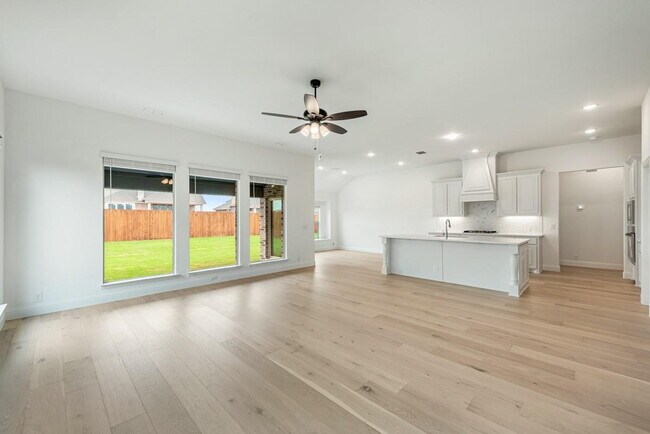 Building Photo - Spacious 4-Bedroom Retreat with 3 Full Baths – Your Modern Sanctuary Awaits in Justin, TX!