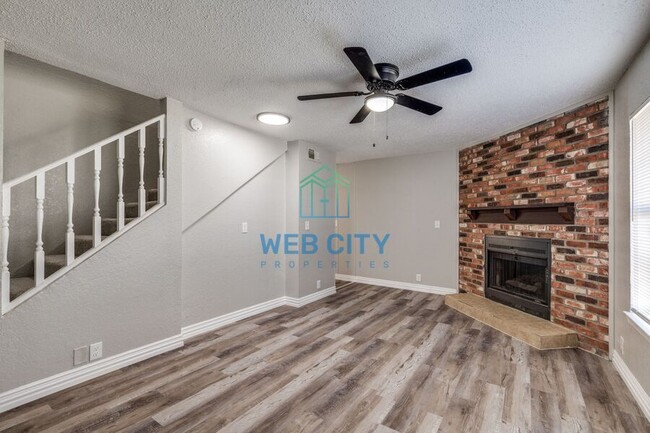 Building Photo - 242 Alexandria St