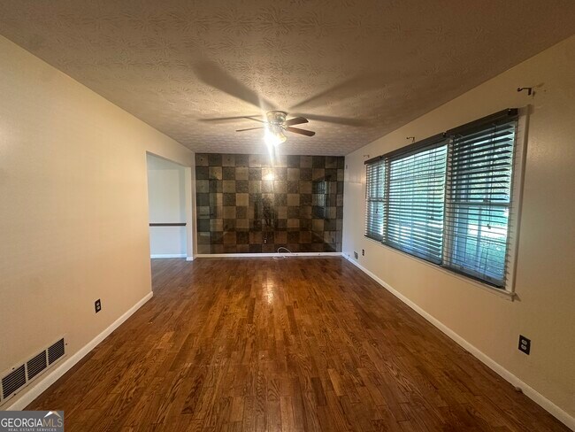 Building Photo - 6859 Mystic Ln