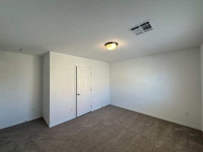 Building Photo - Robindale & Westwind