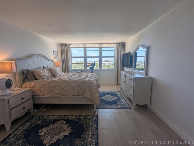 Building Photo - 2121 N Ocean Blvd