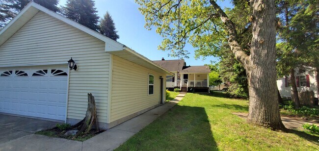 Building Photo - Available Late Summer & Fall | Furnished Executive Extended Stay Retreat