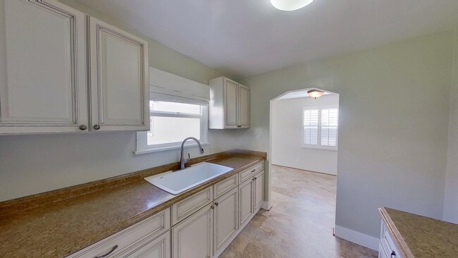Building Photo - Seaside Living: 2 Bedroom 1 Bathroom Home ...
