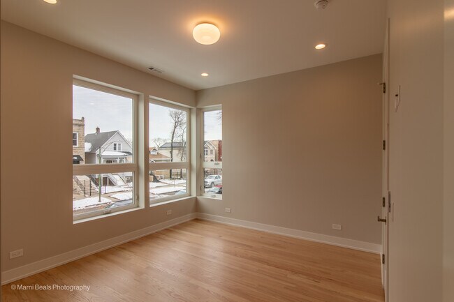 Building Photo - 6749 S Langley Ave