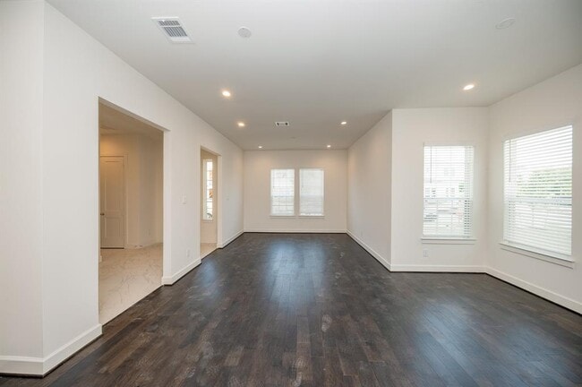 Building Photo - 11519 Silverman Trails