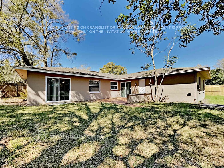 Building Photo - 104 Sunset Dr