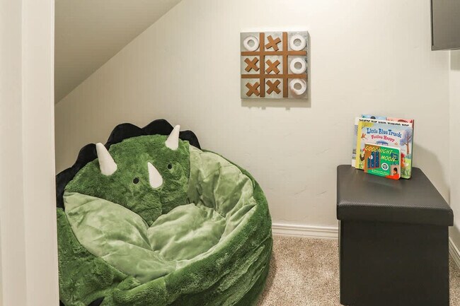 Building Photo - 609 N Kimball Ave