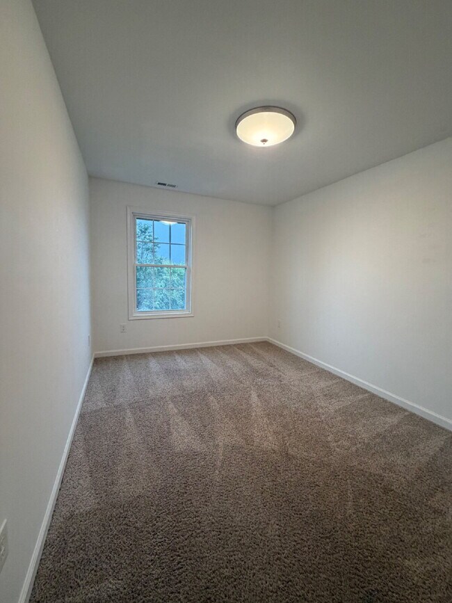Building Photo - 106 Ryder Benson Ln