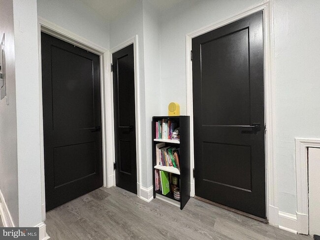 Building Photo - 165 35th St NE