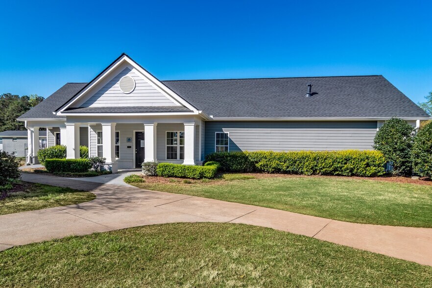 Vineyards of Flat Shoals Atlanta, GA Apartment Finder