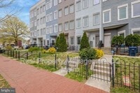 Building Photo - 927 12th St NE