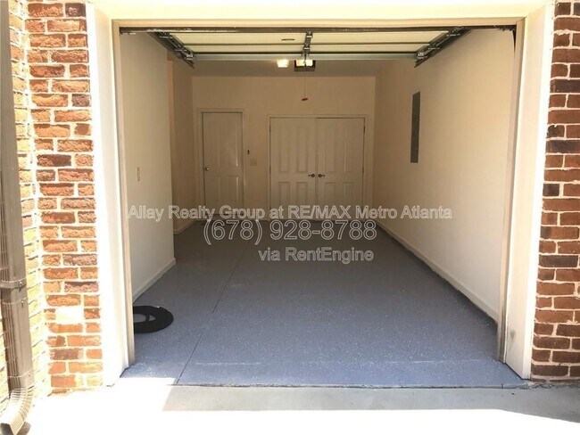 Building Photo - 2673 Rivers Edge Dr NE