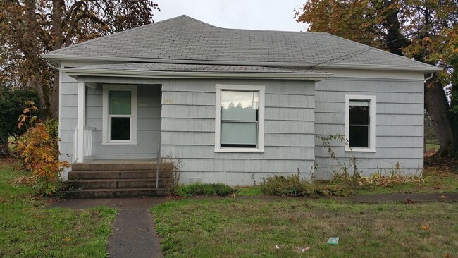 Primary Photo - Cozy Springfield House