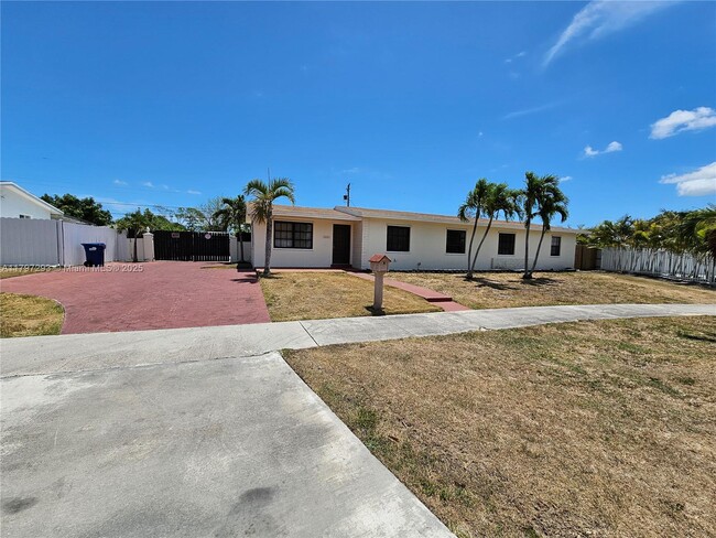 Building Photo - 16321 SW 96th Ave