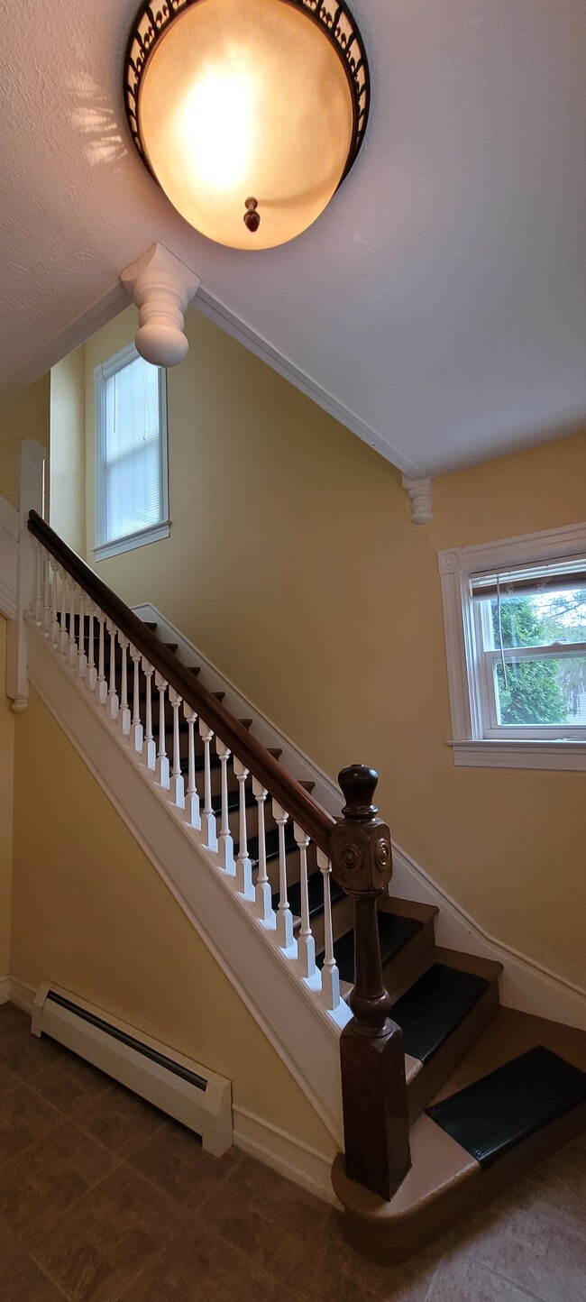 381 W. First Front Foyer - 381 W 1st St