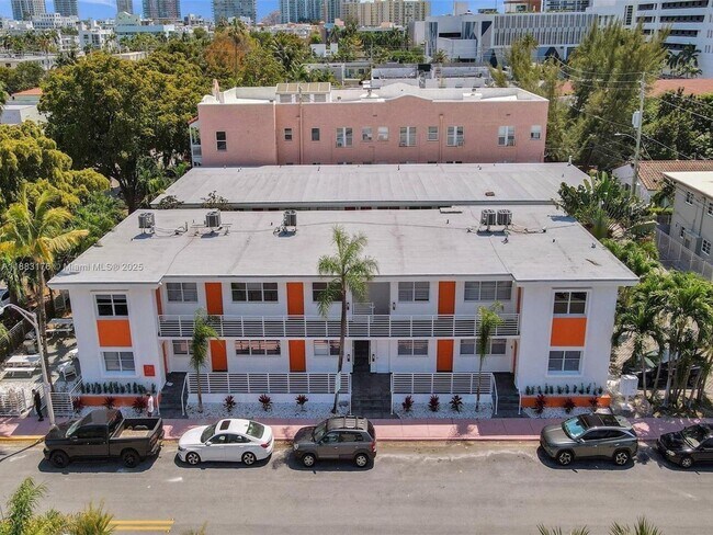 Building Photo - 1000 7th St